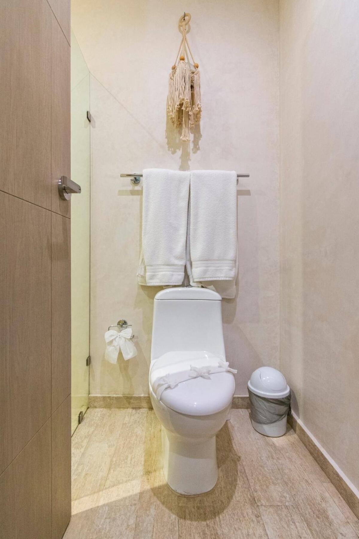 Spacious For 10 Great Amenities